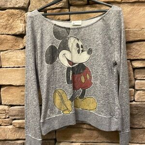 Women’s loose-fitting wide-neck Mickey Mouse shirt, medium.